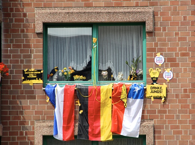 为欧洲杯预热，半决赛及决赛举办场地温布利球场进行无人机表演