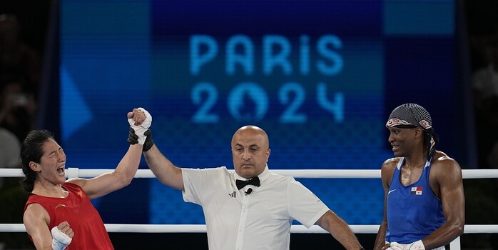 德甲半场：努萨禁区内倒地未判，门兴0-0莱比锡